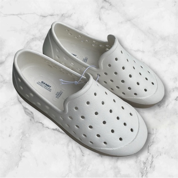 NWT Toddler Old Navy White Perforated Slip-On Shoes - Picture 1 of 4